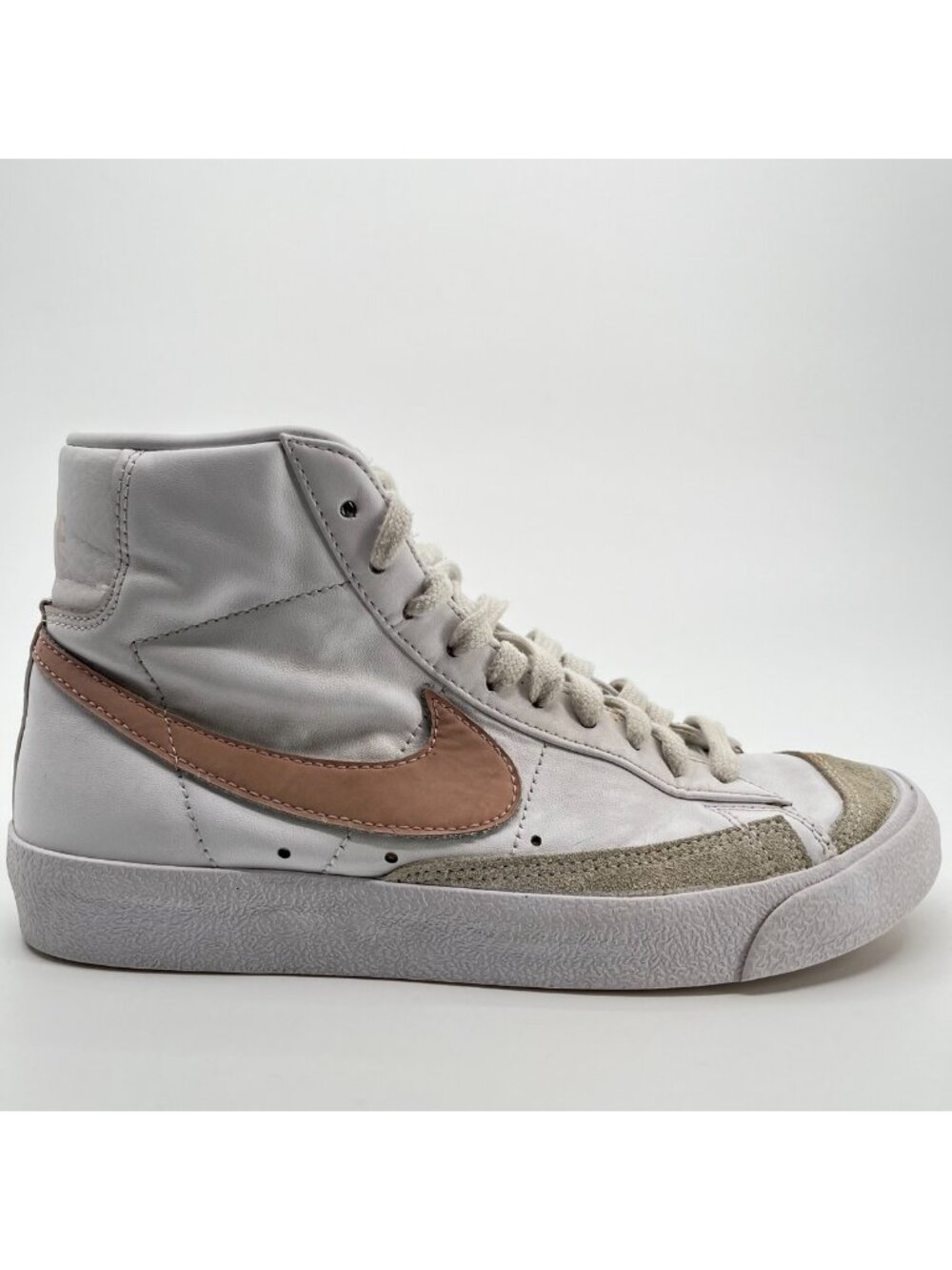 Nike Blazer Mid 77 Vintage Womens Size 7 White Athletic Leather Shoes Sneakers